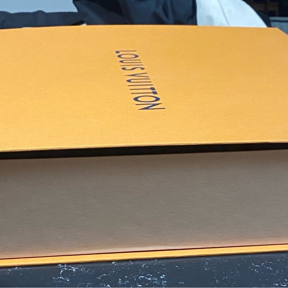 Large empty Louis Vuitton box - Picture 3 of 4
